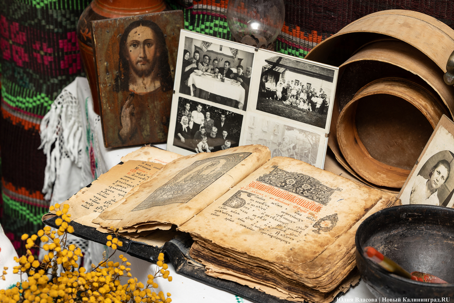 «Музей слёз»: как костюмы и фотоальбомы наших бабушек сохраняют культурный код (фото)