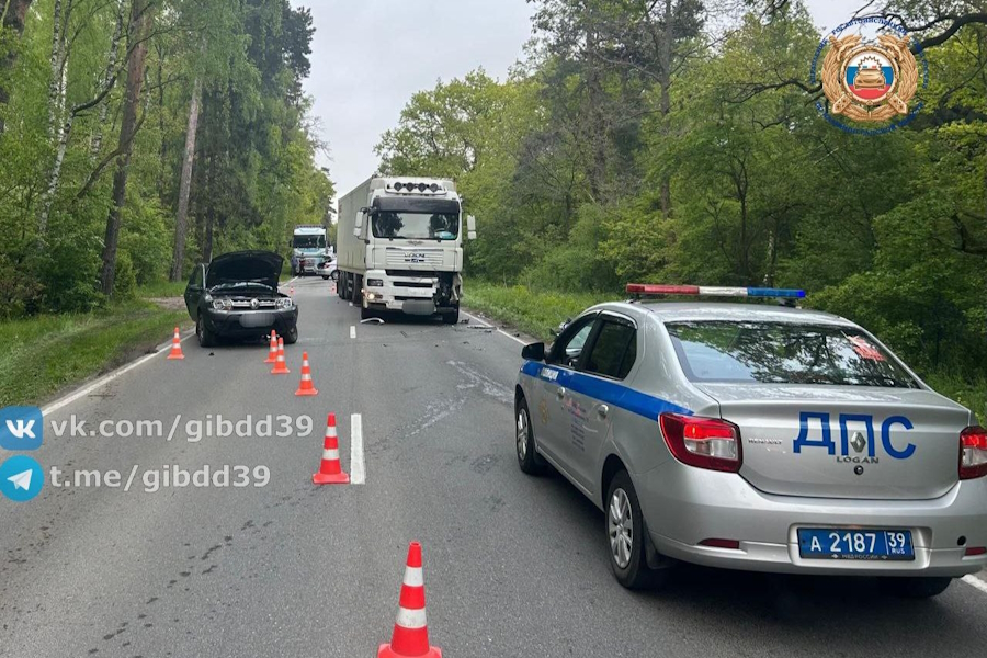 На участке трассы «Калининград — Балтийск» затруднено движение после ДТП (фото)