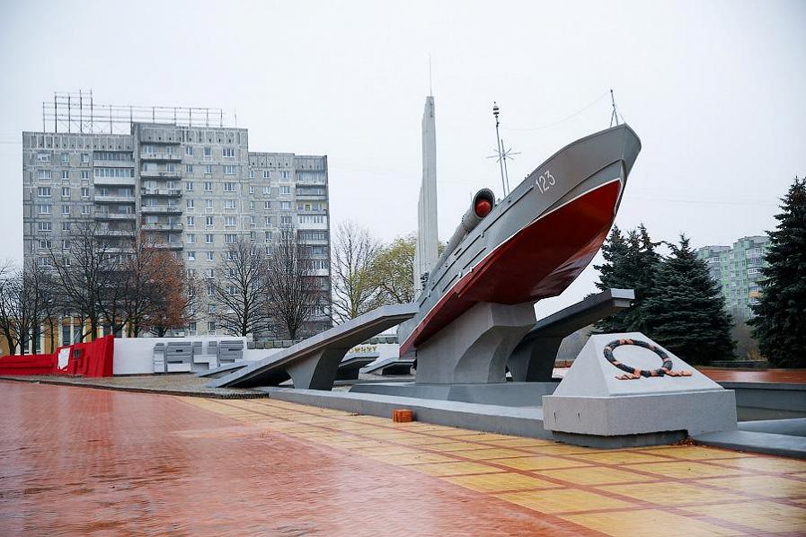 В Калининграде удалось найти подрядчика для ремонта памятника «Морякам-балтийцам»