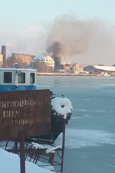 На территории ЦБК «Цепрусс» возник пожар (фото)