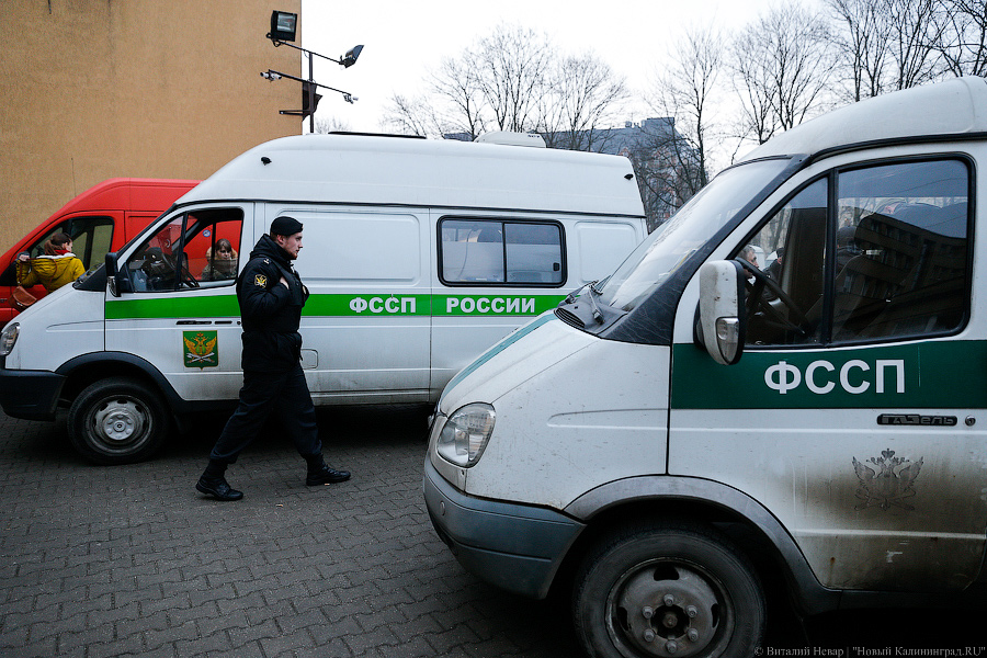 В Калининграде приставы по камерам отследили и арестовали «Шевроле» и «Мерседес»