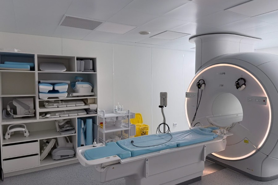 В Калининградском онкоцентре спустя полтора года заработал МРТ