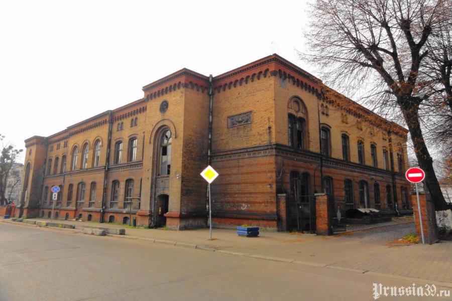 Бывшее здание УМВД на ул. Клинической передали судебному департаменту региона