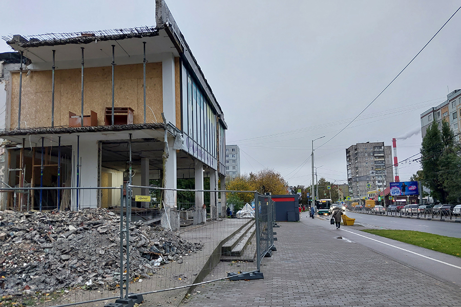Владелец частично разобранного ТЦ на ул. Горького подал иск к властям Калининграда