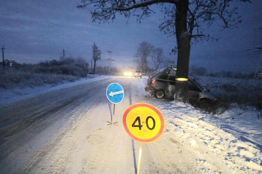 В ДТП под Гурьевском пострадали двое взрослых и 7-летний ребенок (фото)