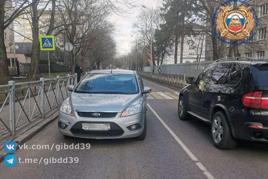 В Калининграде на ул. Озерной на переходе сбили 9-летнюю девочку