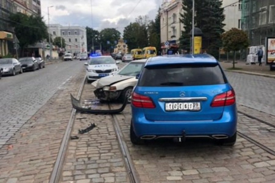 На проспекте Мира автомобилистка пострадала в спровоцированном ею ДТП (фото)