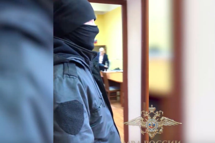 Полиция опубликовала видео задержания чиновника из Черняховска