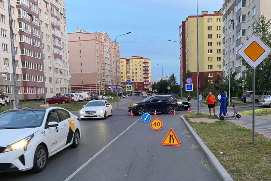 В Калининграде 13-летний мопедист попал в ДТП при проезде перекрёстка