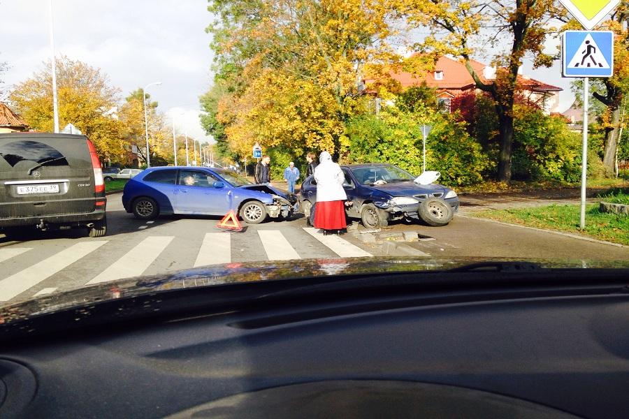 В Калининграде произошло ДТП, перекрывшее движение на ул. Невского (фото)
