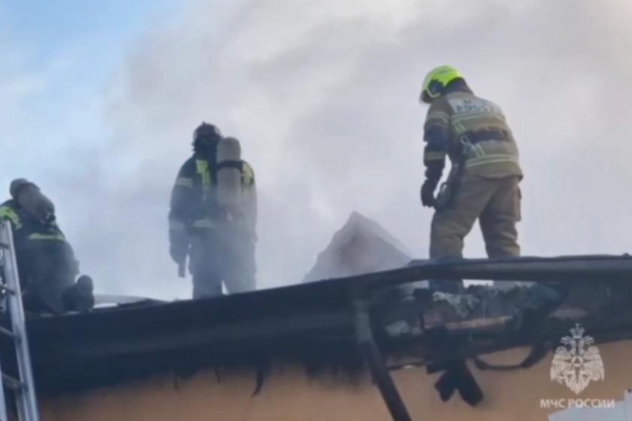 На Янтарном комбинате в Калининградской области произошёл пожар (видео)