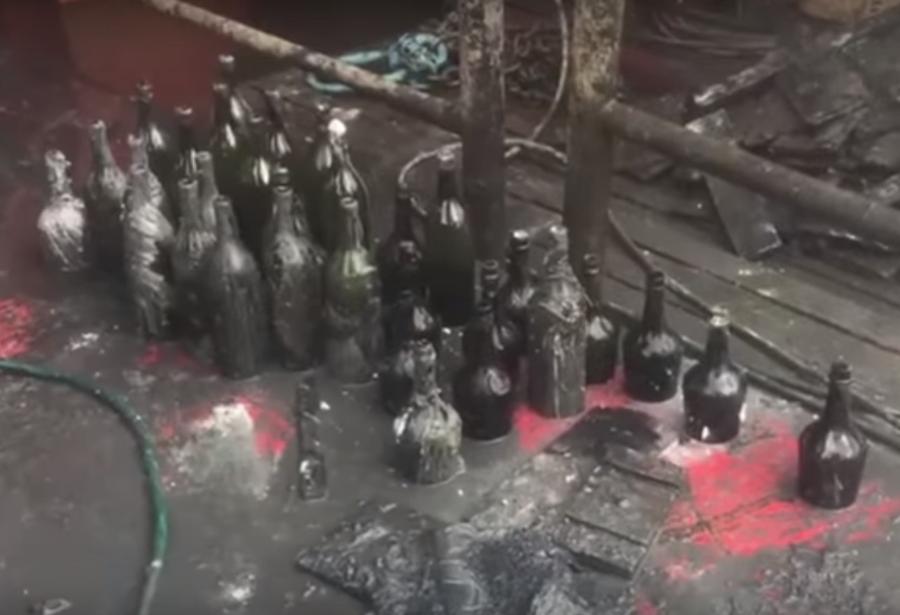 Со дна Балтики подняли сотни бутылок редкого французского коньяка и ликера