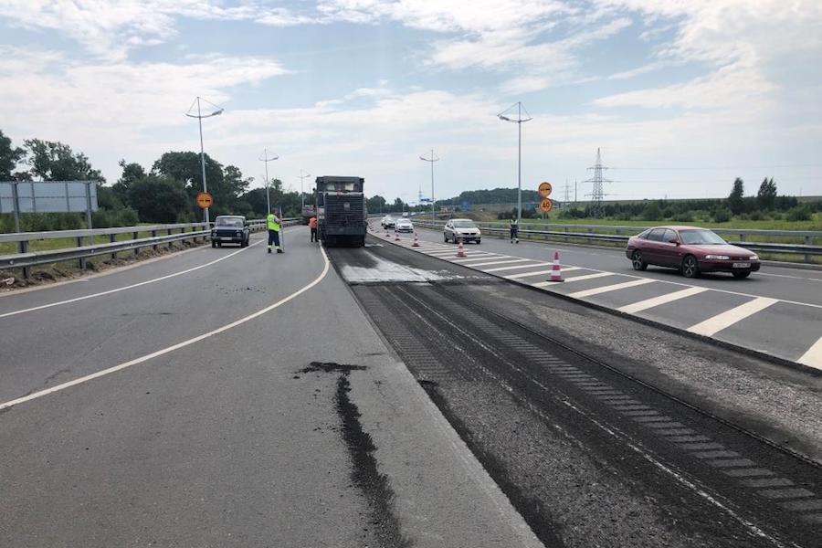 Начался ремонт дороги к Пионерскому, скорость ограничена (фото)