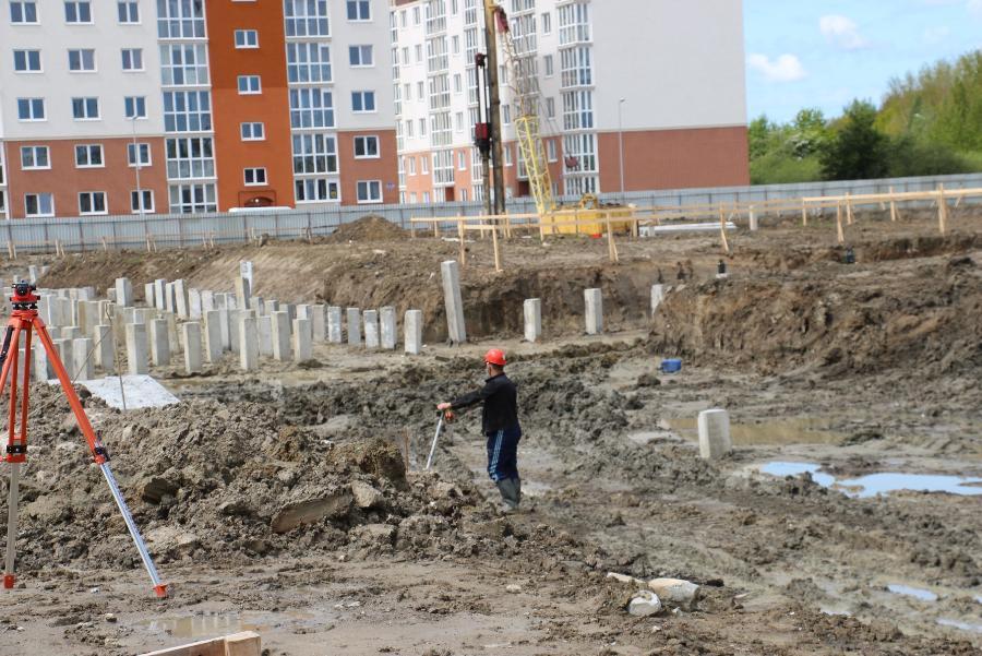 В мэрии потребовали от генподрядчика новой школы на Сельме подключить субподрядчиков