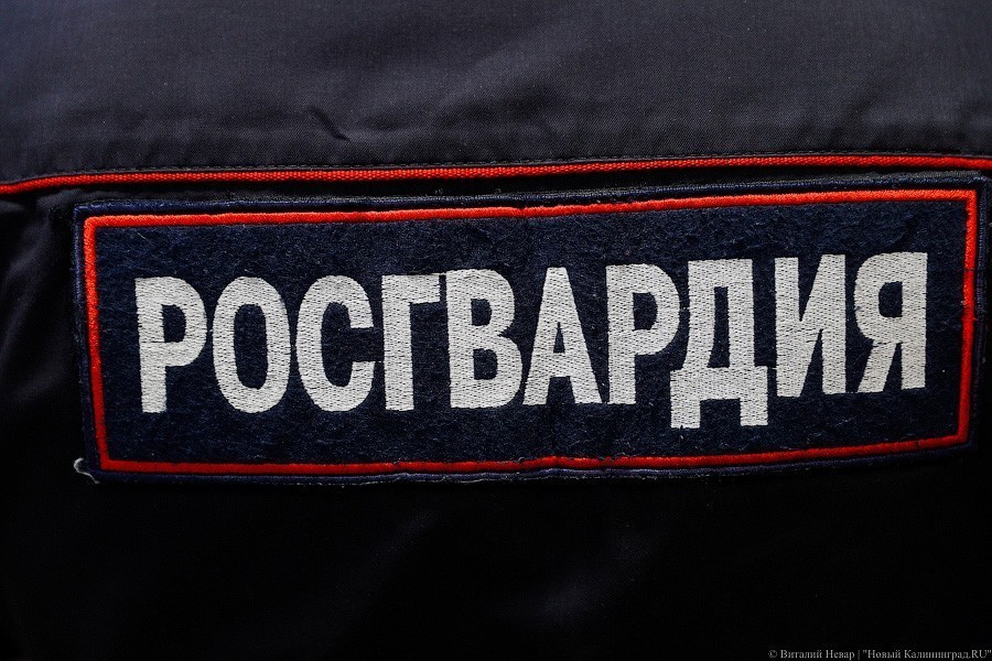 В Калининграде хулиган повредил шлагбаум в гаражном обществе и пытался скрыться
