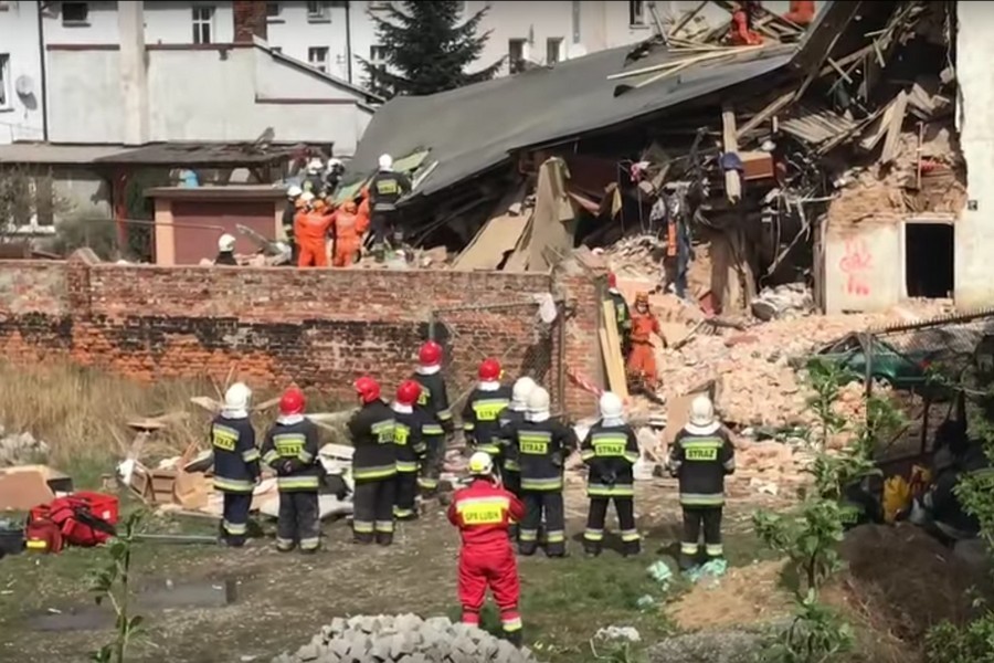 Число погибших от взрыва газа в Польше достигло 6 человек