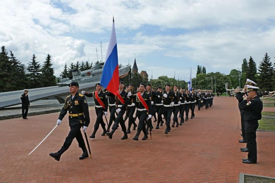 В Калининграде прошел митинг, посвященный годовщине основания Балтфлота (фото)