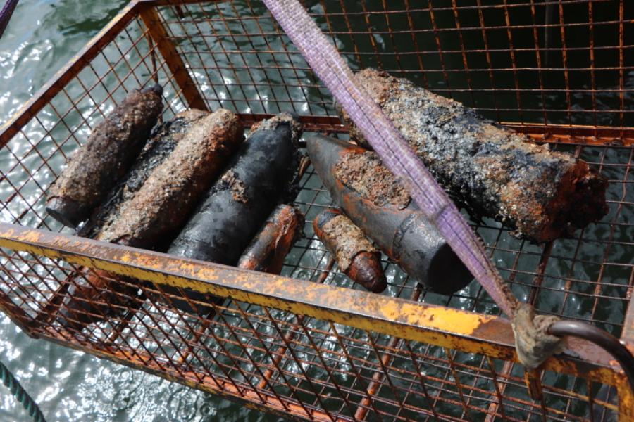 Разминирование затонувшей баржи под Балтийском приостановлено  