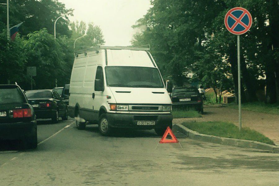 В Балтийске микроавтобус протаранил «Мерседес (фото)