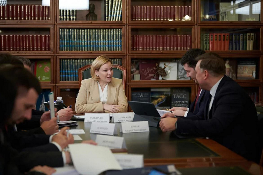 Алиханов пообещал Минкультуры РФ начать реконструкцию Янтарной мануфактуры в этом году