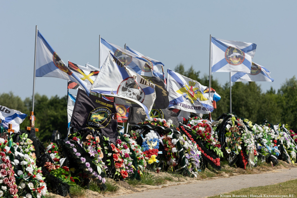 Хоронить по-дорогому: как организован бизнес на военном кладбище в Медведевке