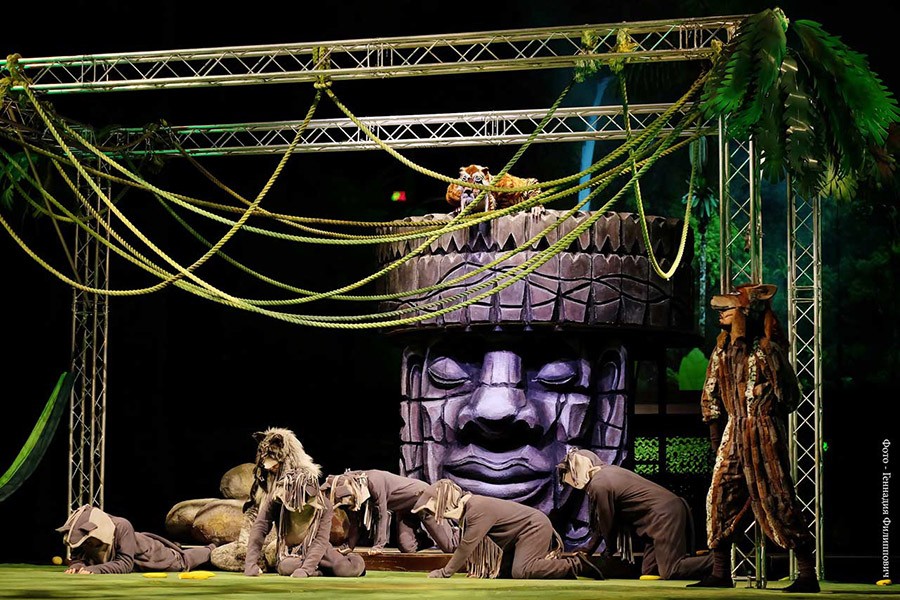 В драмтеатре решили устроить «Семейный выходной»