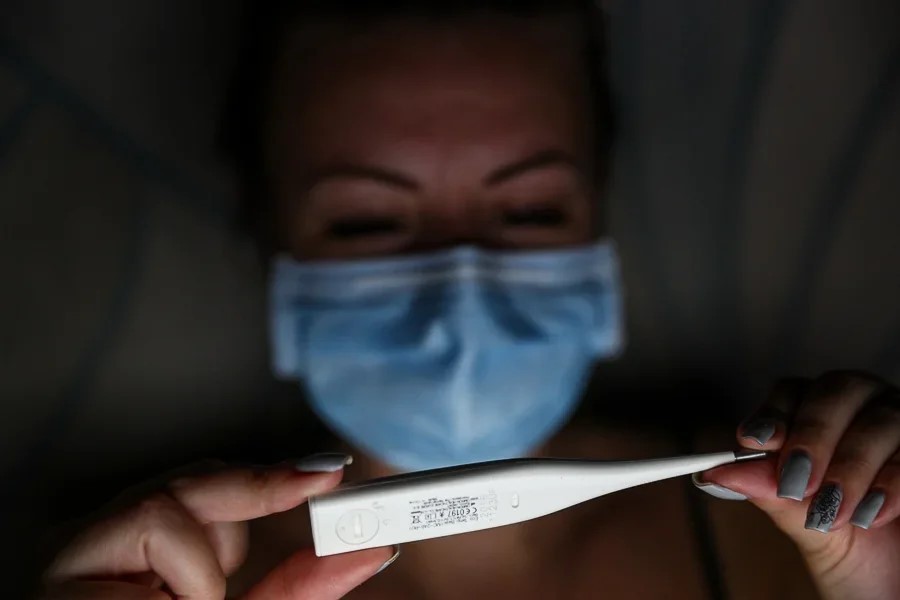 Мишустин поручил подумать, как ужесточить ответственность за нарушение карантина