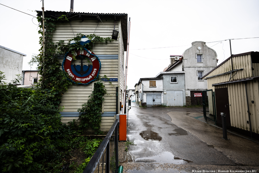 Готовят к сносу: как выглядят эллинги, «обвиняемые» в калининградском потопе (фото)