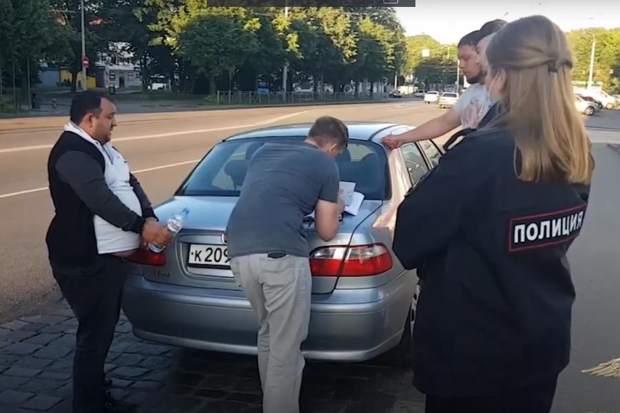 Мошенники из Волгограда под видом студентов обманывали калининградских пенсионеров (видео)