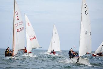 Паруса памяти: фоторепортаж с регаты, посвященной Дню Победы