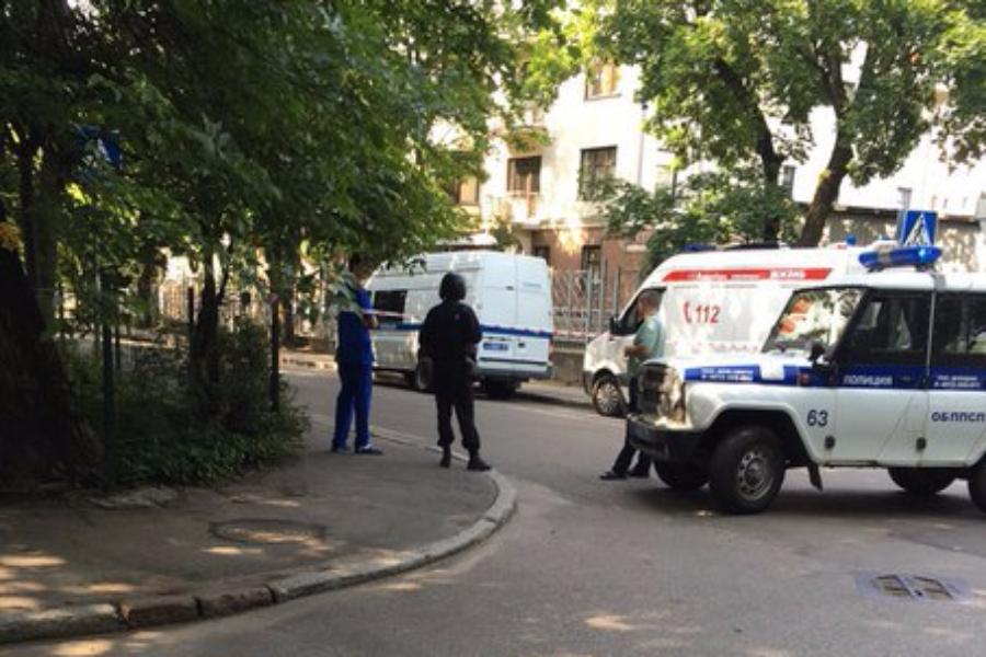 Очевидцы: полиция проверяет информацию о заминировании жилого дома на ул. Колоскова (фото)