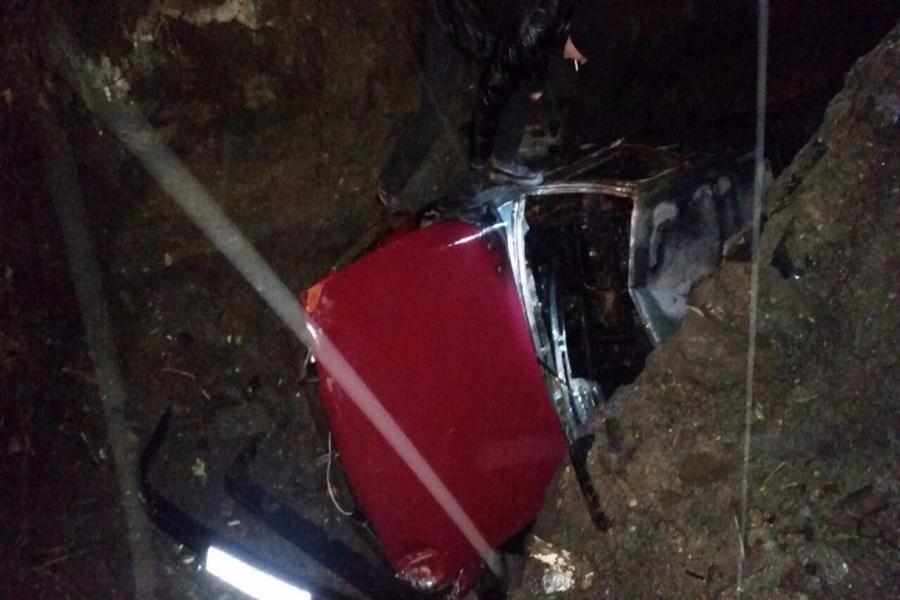 В Калининграде машина упала в кювет и загорелась (фото)