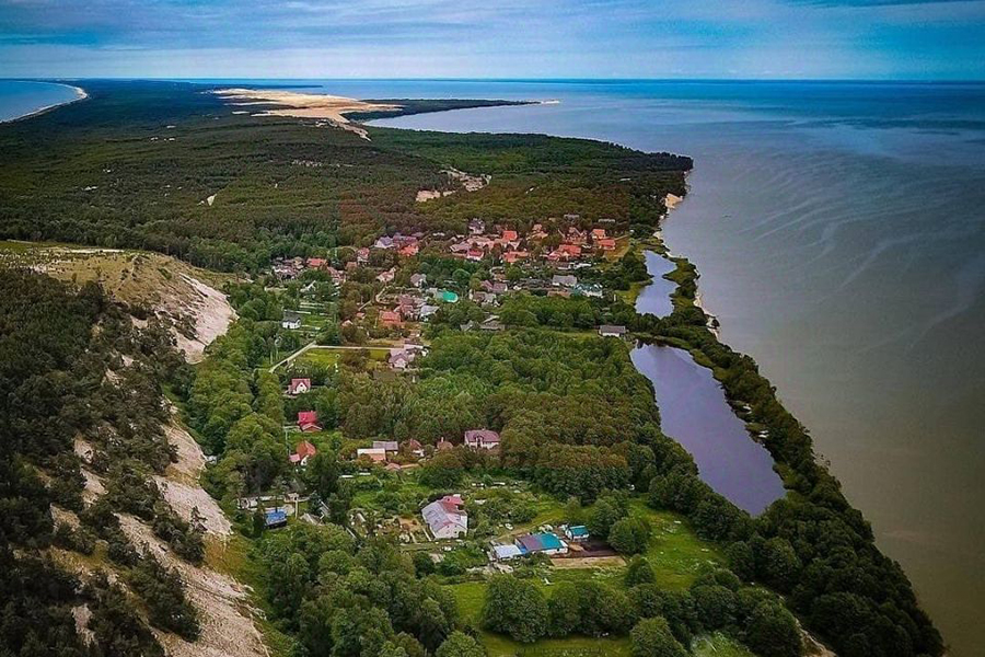 Залив, лисы под окном и «полное слияние с природой»: топ-5 дорогих домов в Морском (фото)