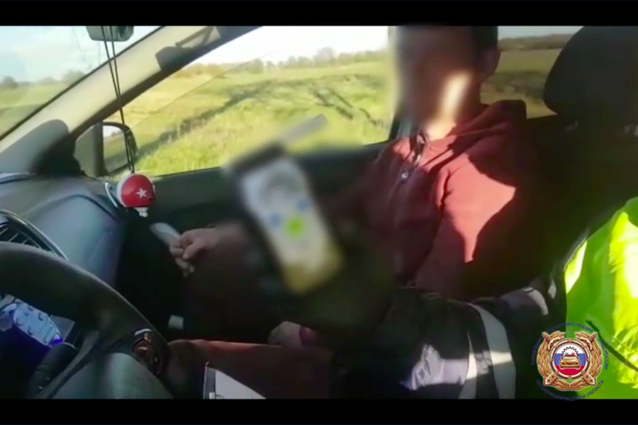 В Гурьевске пьяный сотрудник автомойки попал в ДТП на машине клиента (видео)