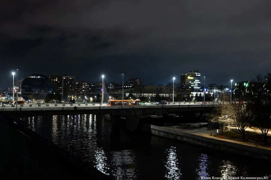 В мэрии пояснили, почему тёплый уличный свет заменяют на нейтральный