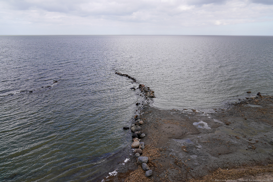 Вертолет МЧС отправился на поиски двоих людей, которых унесло на лодке в Куршский залив
