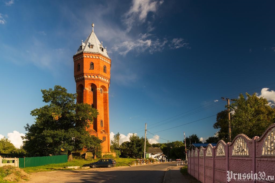 Старинную водонапорную башню в Знаменске выставили на торги за один миллион рублей