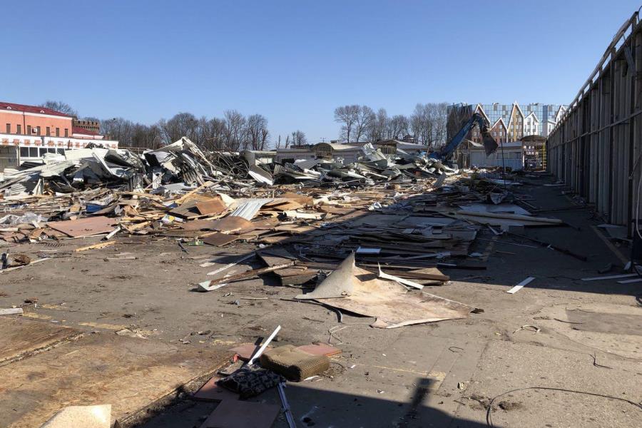 В Калининграде снесли промтоварную часть Центрального рынка (фото)