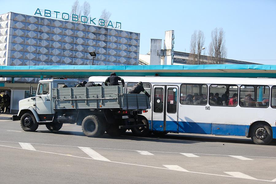 Власти назначили допрейсы пригородных автобусов ночью после первых матчей на Острове