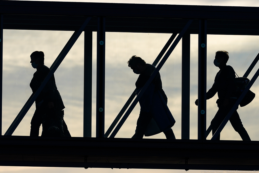 На прилетевших в регион из-за рубежа составили 92 протокола за нарушение COVID-ограничений