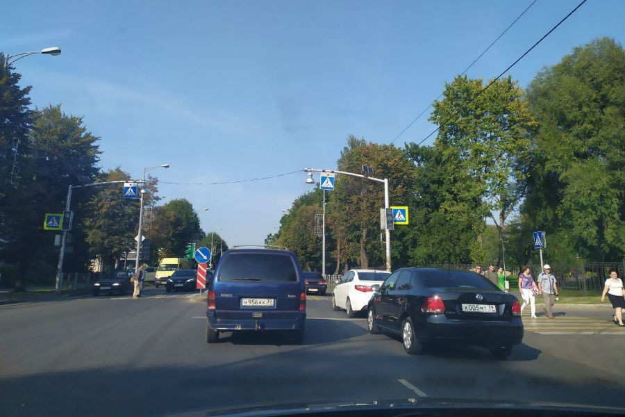 Очевидец: на ул. Невского возникла пробка из-за отключенных светофоров