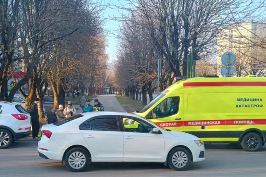 На ул. Пролетарской в Калининграде сбили 12-летнего самокатчика (видео)