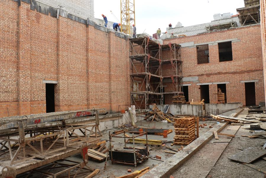 В мэрии отчитались о хороших темпах строительства школы на Артиллерийской