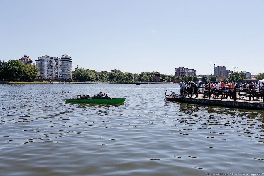 Стартовали: в Калининграде прошли соревнования лодок на солнечных батареях