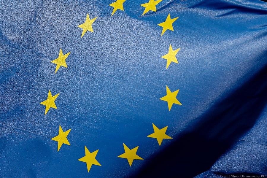 Европарламент одобрил запрет на продажу пластиковой посуды на территории ЕС