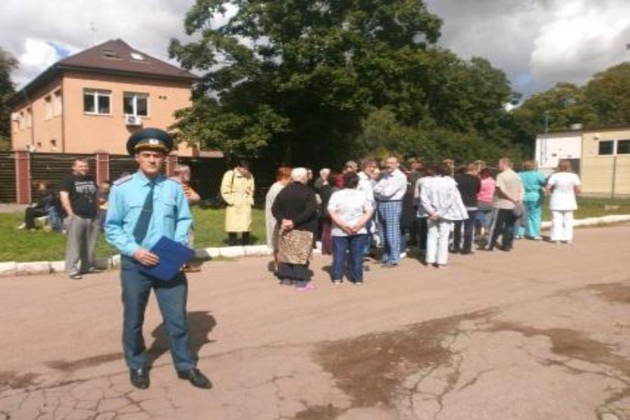 В Калининграде «эвакуировали» пациентов городской больницы №1 (фото)