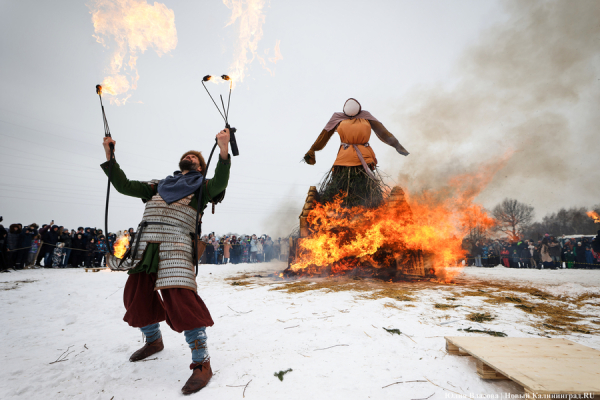 Блины, пляски и «самое большое» чучело: как отпраздновали Масленицу в «Каупе» (фото)