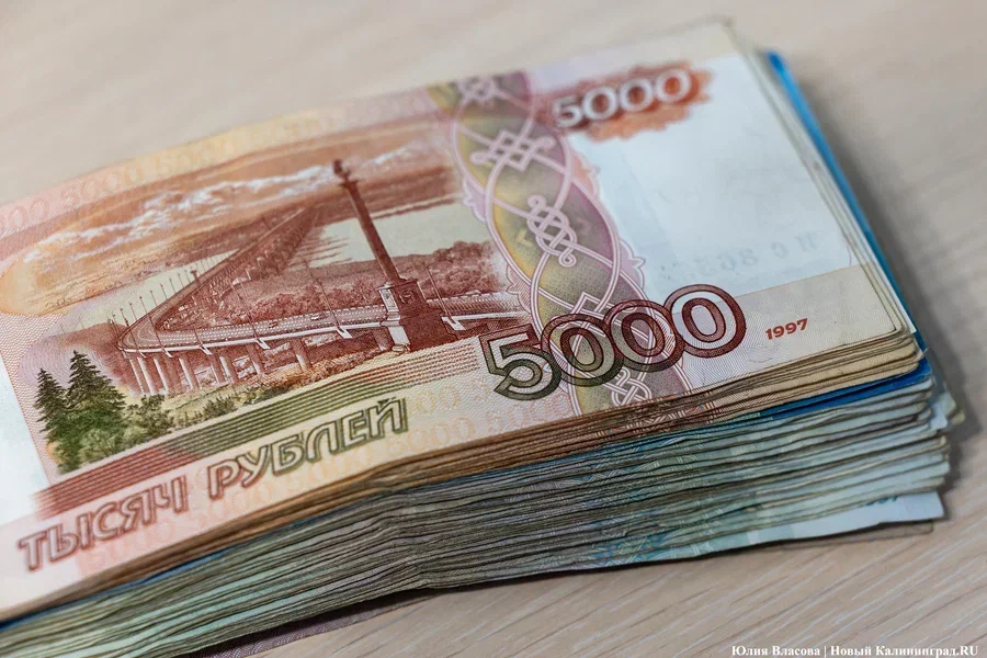 От бинокля до несессера: минкульт выделяет на сувениры более 4 млн рублей