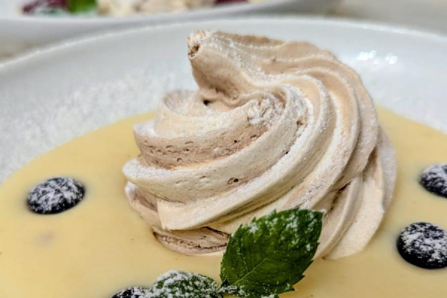 Плавучий остров: в Железнодорожном приготовили десерт по рецепту XVIII века (фото)