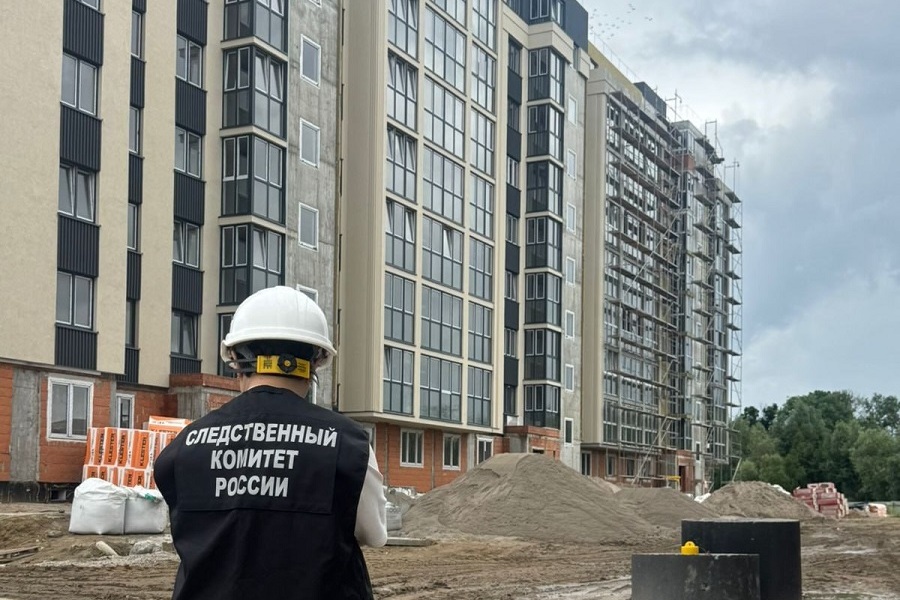 СК: на стройке в Калининграде монтажник упал с высоты в три этажа